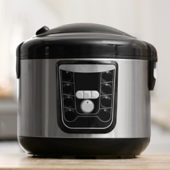 Instapot on a kitchen counter
